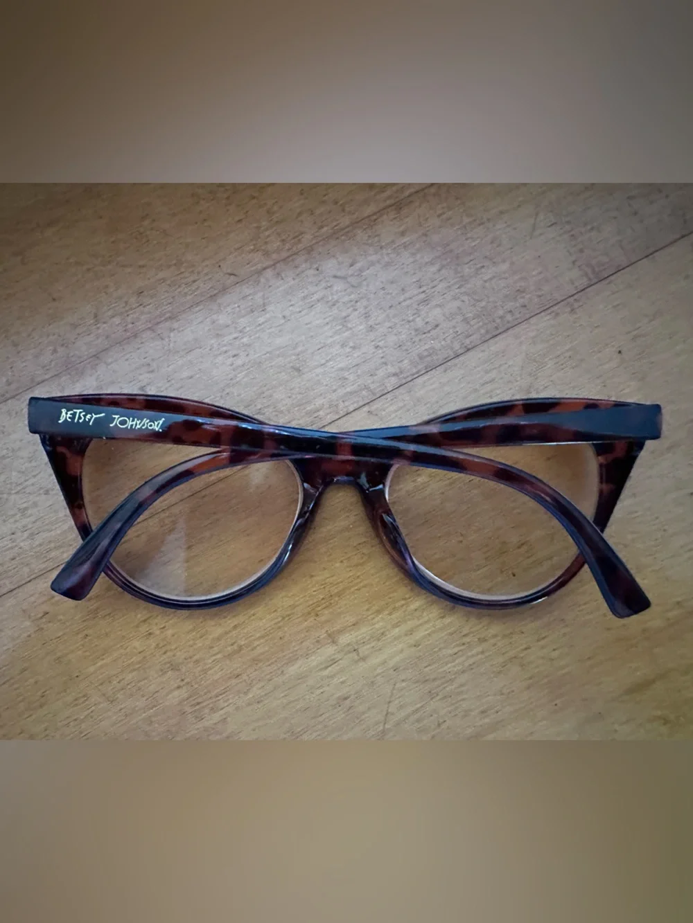 Betsey Johnson Tortoiseshell Cat-Eye Readers Glasses - Brown and Black +2.5